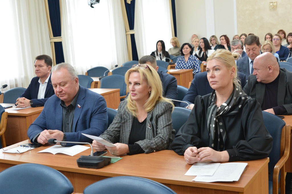 Депутаты Воронежской гордумы отправили на доработку программу «Развитие образования»: требуется учесть строительство школ и детсадов без переносов сроков Депутаты Воронежской гордумы отправили на доработку программу «Развитие образования»: требуется учесть строительство школ и детсадов без переносов сроков
