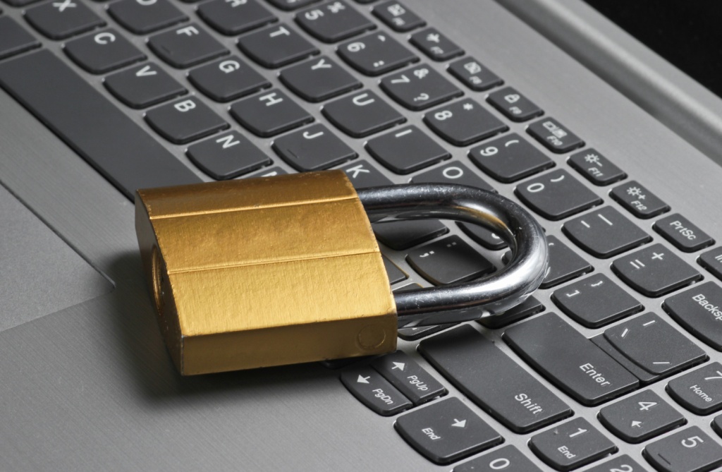 InfoWatch: объем слитых личных данных россиян вырос почти на 60%