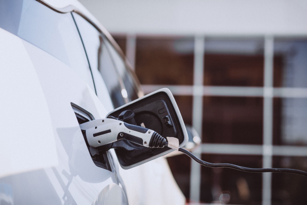 Tesla выбыла из топ-10 самых дорогих компаний США 