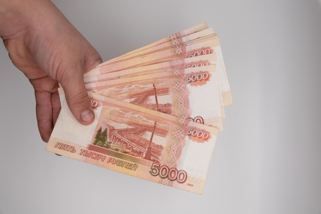 Жители России в апреле на 6% сократили активность на рынке микрозаймов
