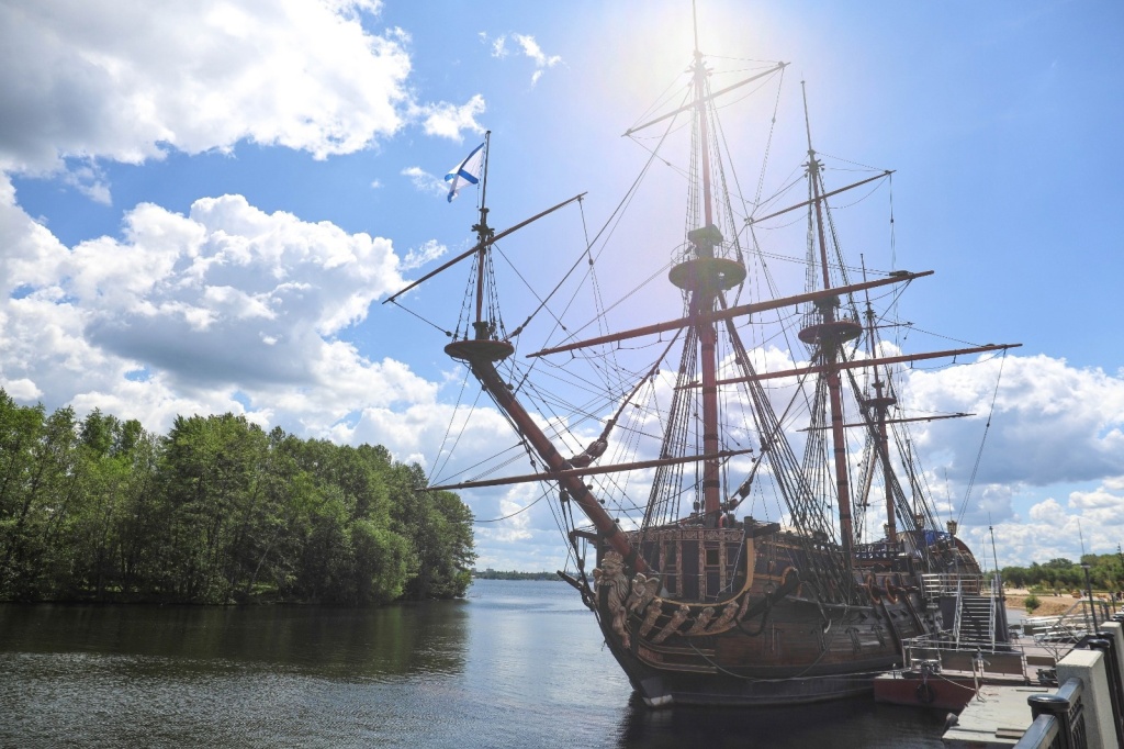 Мэр Воронежа предложил горожанам поделиться идеями, чем дополнить Петровскую набережную