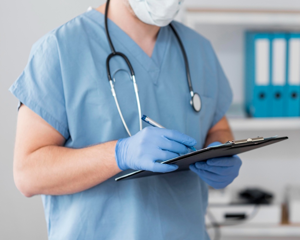 Специалисты оренбургского Роспотребнадзора встретились с медиками из детских лагерей