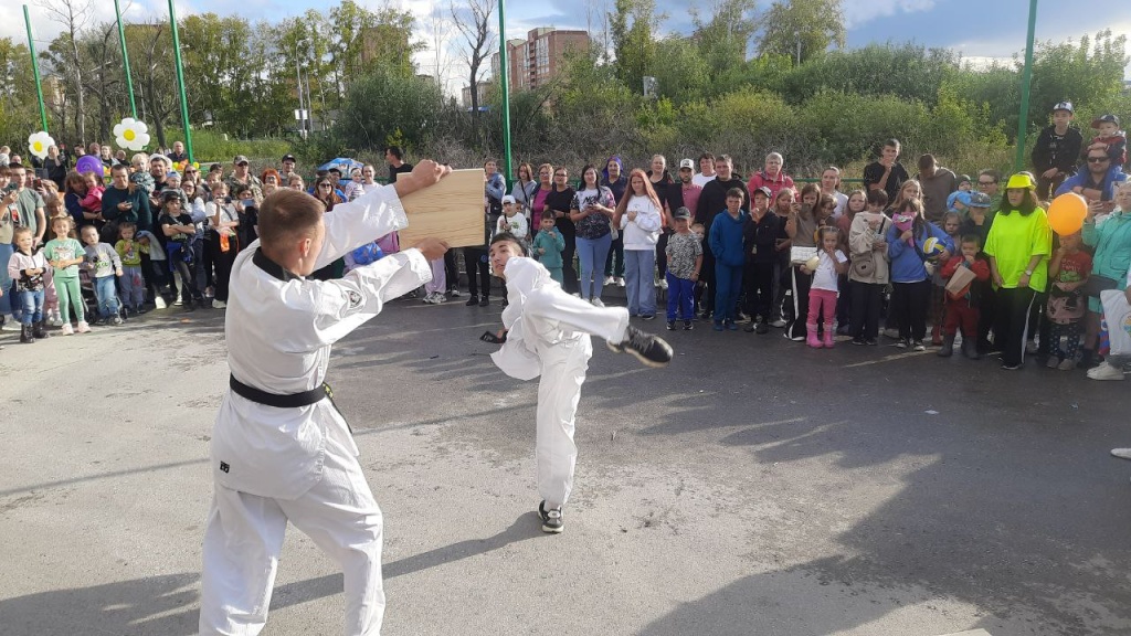 Смотровую площадку открыли в Ленинском районе Новосибирска