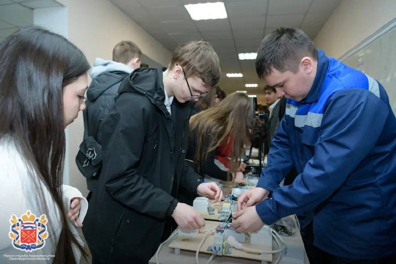 Врио губернатора Оренбуржья открыл работу Всероссийской ярмарки трудоустройства