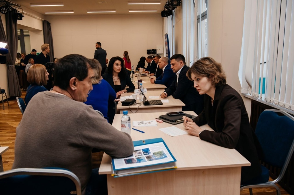 «Выездная администрация» в подмосковном Правдинском: жители обсудили с властями вопросы ЖКХ, благоустройства и поддержки участников СВО» «Выездная администрация» в подмосковном Правдинском: жители обсудили с властями вопросы ЖКХ, благоустройства и поддержки участников СВО»